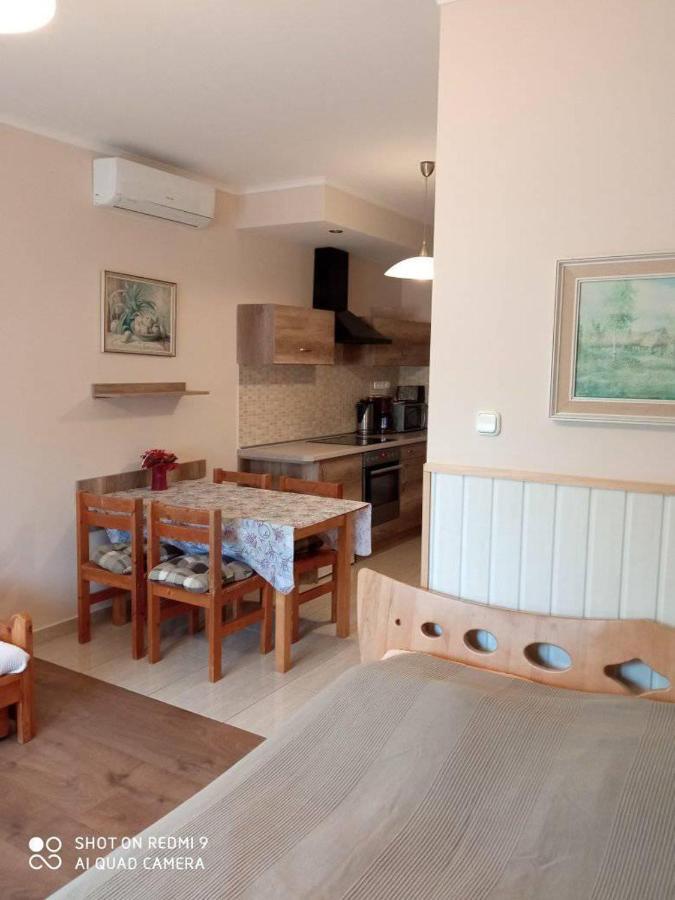 Besenyei Apartman Sárvár Esterno foto